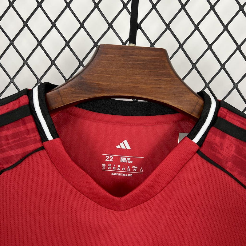 Kit Infantil Manchester United  Home 2025/26 - Modelo Infantil