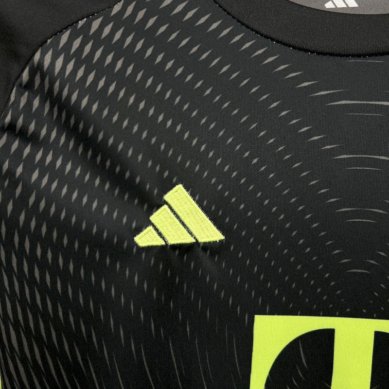 Kit Infantil Bayern Munich Goleiro Black 2025/26 - Infantil