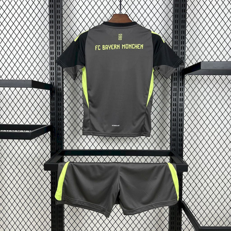 Kit Infantil Bayern Munich Goleiro Black 2025/26 - Infantil