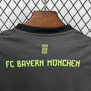 Kit Infantil Bayern Munich Goleiro Black 2025/26 - Infantil