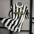 Camisa Juventus Home  2001/02 - Versão Retro