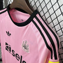Camisa Newcastle United Goleiro Rosa 2025/26 - Torcedor Masculino