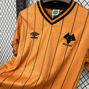 Camisa Camisa Wolverhampton Home 1985/86 - Versão Retro