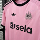 Camisa Newcastle United Goleiro Rosa 2025/26 - Torcedor Masculino