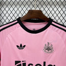 Camisa Newcastle United Goleiro Rosa 2025/26 - Torcedor Masculino